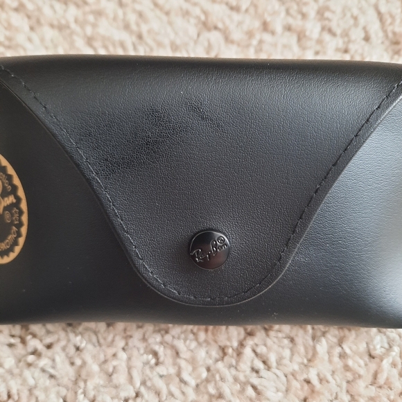Ray-Ban black snap closure glasses/sunglasses case - Picture 3 of 8